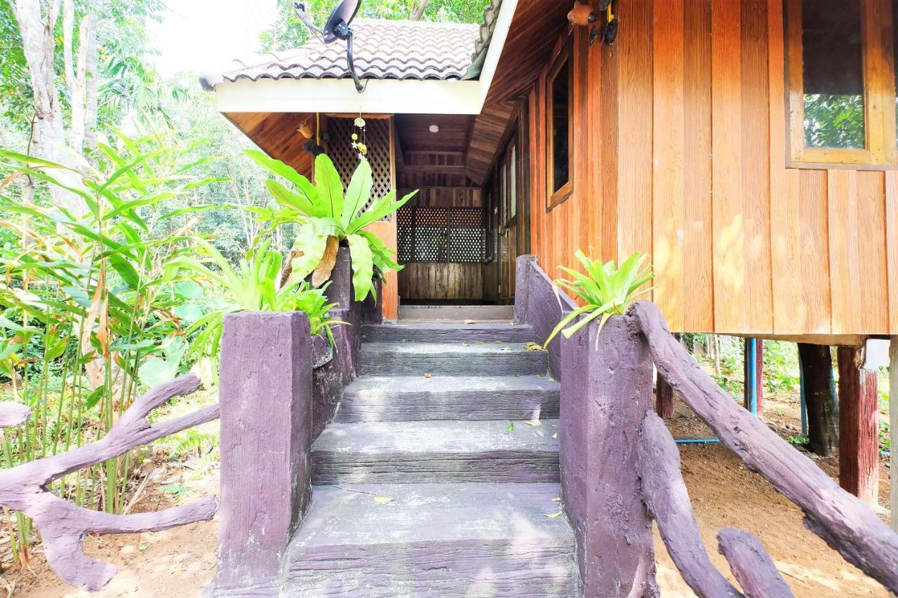 OYO 604 Ruen Mai Horm Resort Trang Exterior foto